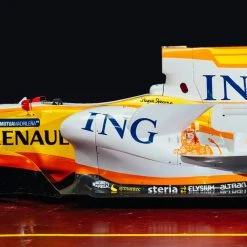 F1® Race Cars 2009 Renault R29 Official Show Car