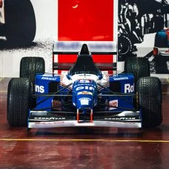 Official Williams 1995 FW17 Show Car With Damon Hill Race Suit