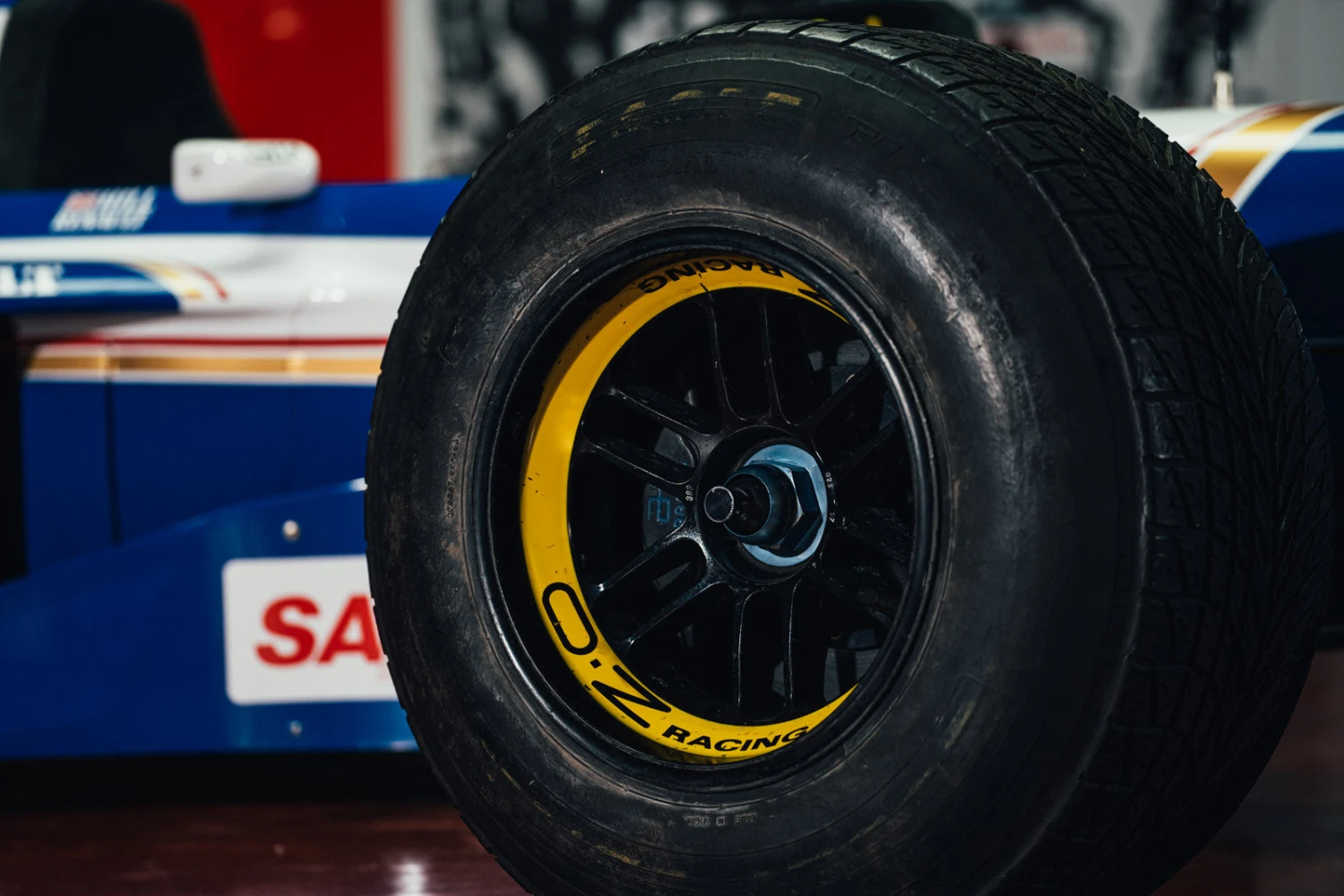 Official Williams 1995 FW17 Show Car With Damon Hill Race Suit 5 Official Williams 1995 FW17 Show Car With Damon Hill Race Suit