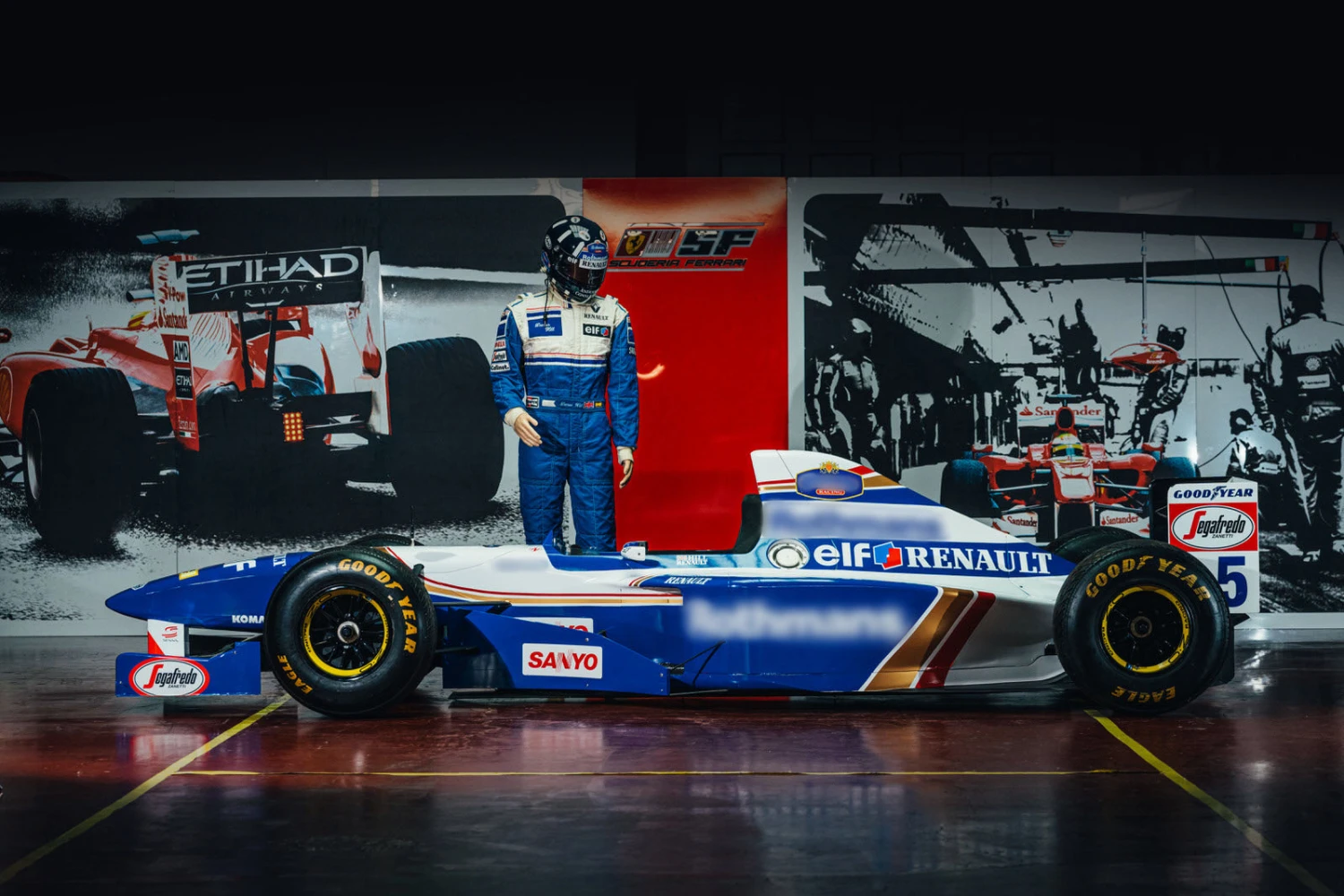 Official Williams 1995 FW17 Show Car With Damon Hill Race Suit 8 Official Williams 1995 FW17 Show Car With Damon Hill Race Suit