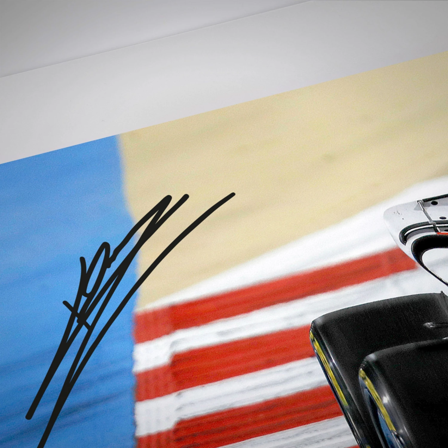 Haas Haas Kevin Magnussen 2022 Signed Photograph – Bahrain GP 3 Haas Haas Kevin Magnussen 2022 Signed Photograph – Bahrain GP