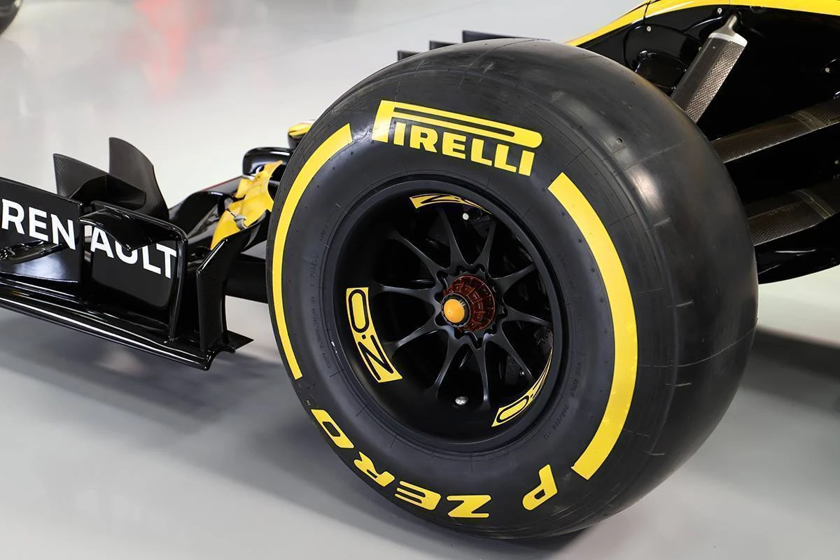 Carlos Sainz 2018 Renault RS18 Official Show Car 5 Carlos Sainz 2018 Renault RS18 Official Show Car